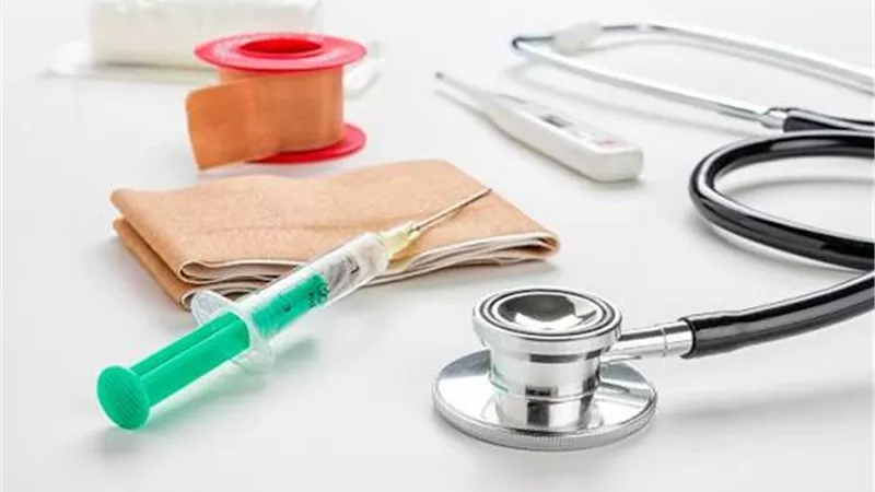 طلب برلماني بشأن تحديات صناعة المستلزمات الطبية.. ومطالب بخطة عاجلة لتوطين الخامات وضبط الأسعار