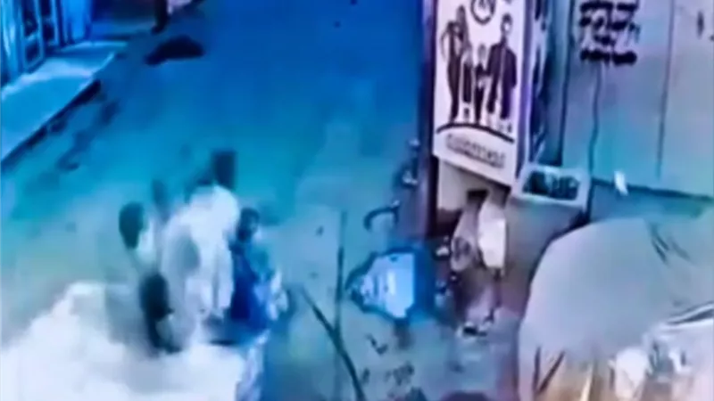 إصابة مسنة بعد دهسها بتروسيكل في سنورس بالفيوم.. ومطالبات بضبط السائق