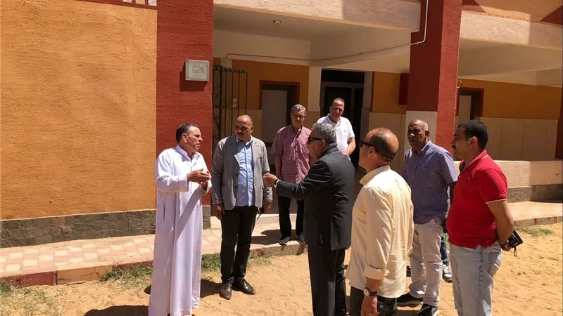 محافظ الدقهلية يفاجئ طلخا بجولة ميدانية ويحيل المقصرين للتحقيق