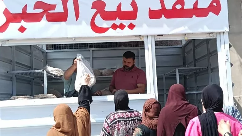 محافظ الدقهلية يفتتح منفذًا جديدًا للخبز المدعم لرفع المعاناة عن المواطنين
