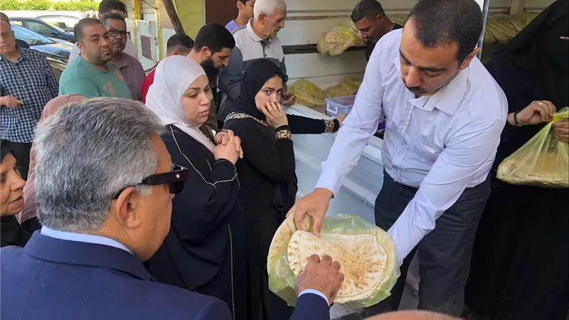 محافظ الدقهلية يتفقد منافذ بيع الخبز المدعم بمدينة المنصورة (صور) 