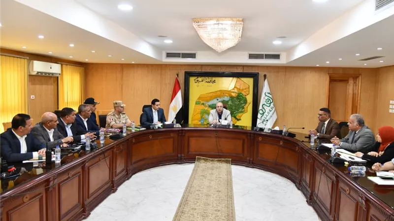 محافظ الفيوم يتابع الاستعدادات النهائية لامتحانات الشهادة الإعدادية