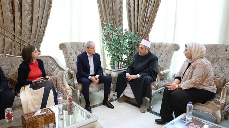 الأزهر يستقبل المرشح الروماني للأمين العام للفرنكوفونية بمرصد مكافحة التطرف ويؤكد دعم الحوار بين الثقافات
