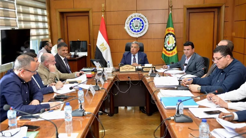 محافظ الدقهلية يترأس اجتماع إدارة 
