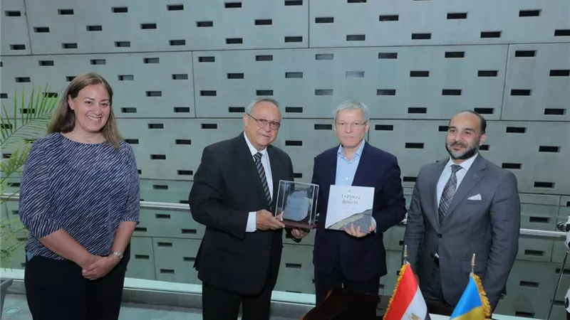 مستشار رئيس رومانيا يشيد بمكتبة الإسكندرية ويؤكد مكانتها كصرح عالمي للمعرفة والثقافة