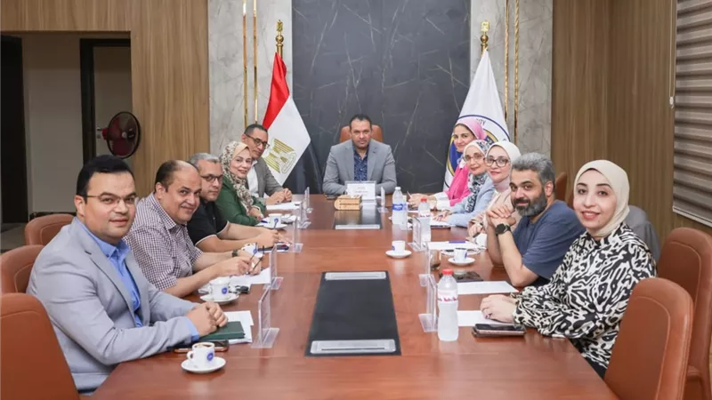 رئيس جامعة المنصورة الأهلية يترأس اجتماعًا موسعًا لوضع ملامح الخطة الاستراتيجية