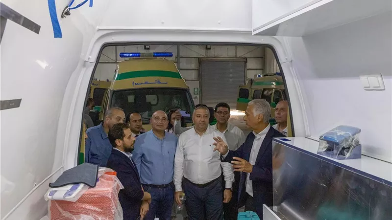 استعدادًا للافتتاحات.. رئيس اقتصادية قناة السويس يتفقد 20 مشروعًا صناعيًا ولوجستيًا بالسخنة