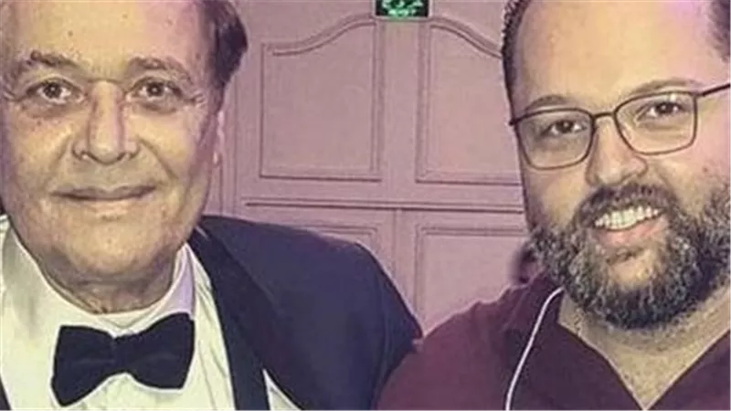 احتفالًا بذكرى ميلاده.. محمد محمود عبدالعزيز يرثي والده بكلمات مؤثرة 