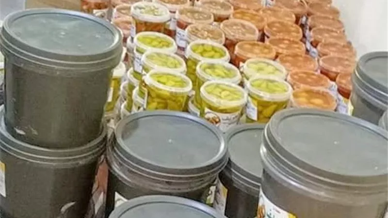 ضبط 5 أطنان مخللات 