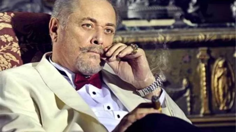 ذكرى ميلاد محمود عبدالعزيز.. أسرار خلافه مع عادل إمام وأبرز محطات حياته 