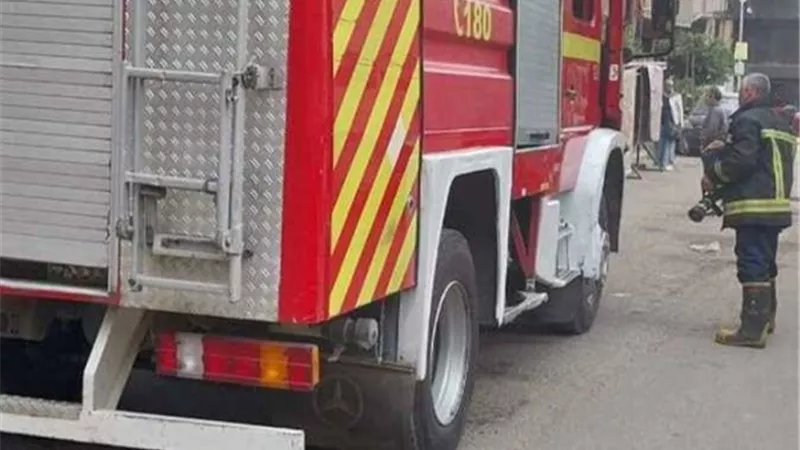 اندلاع حريق هائل داخل محل أحذية في المنيا