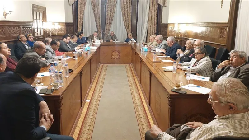 الحركة المدنية على حافة التفكك.. انسحابات وتجميد عضويات تهز أكبر تجمع للأحزاب المدنية