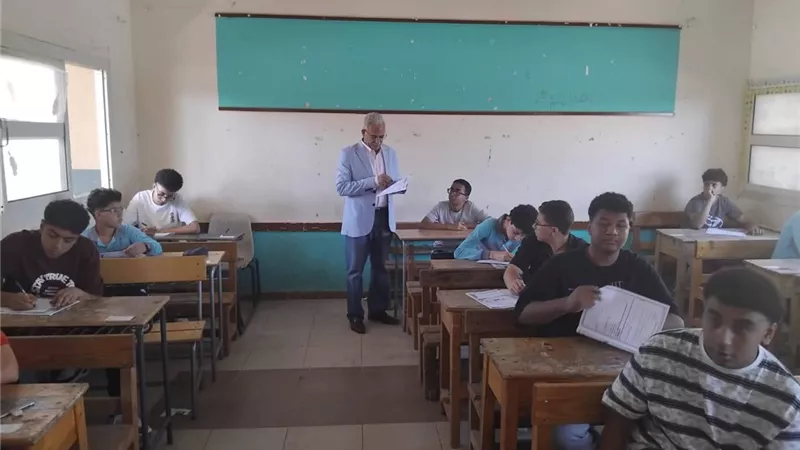 إصابة طالب بحالة إغماء خلال أداء امتحانات الدبلومات الفنية في قنا