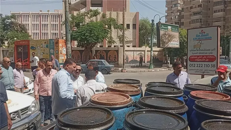 ضبط سيارة محملة بزيوت غير صالحة للاستهلاك الآدمي خلال حملات مكبرة بالمنيا