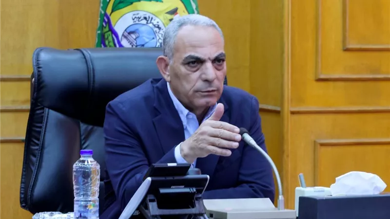إصابة 16 شخصًا باشتباه تسمم غذائي.. والإسماعيلية تؤكد سلامة مياه الشرب