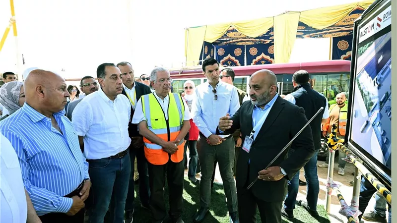 رئيس الوزراء يتفقد مجمع ألستوم الصناعي بمدينة برج العرب الجديدة