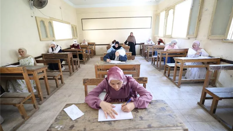 رئيس قطاع المعاهد الأزهرية يتفقد لجان الثانوية بالغربية ويزور طلابًا بمركز أورام طنطا