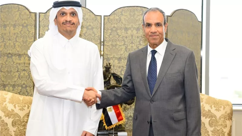 وزير الخارجية يستقبل رئيس مجلس الوزراء وزير خارجية قطر لبحث العلاقات الثنائية والتطورات الإقليمية