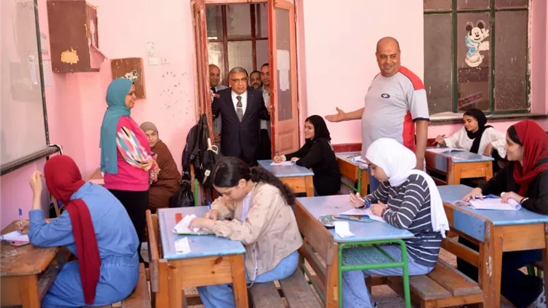 طلاب الشهادة الإعدادية بالدقهلية يؤدون امتحان اللغة الإنجليزية في 599 لجنة