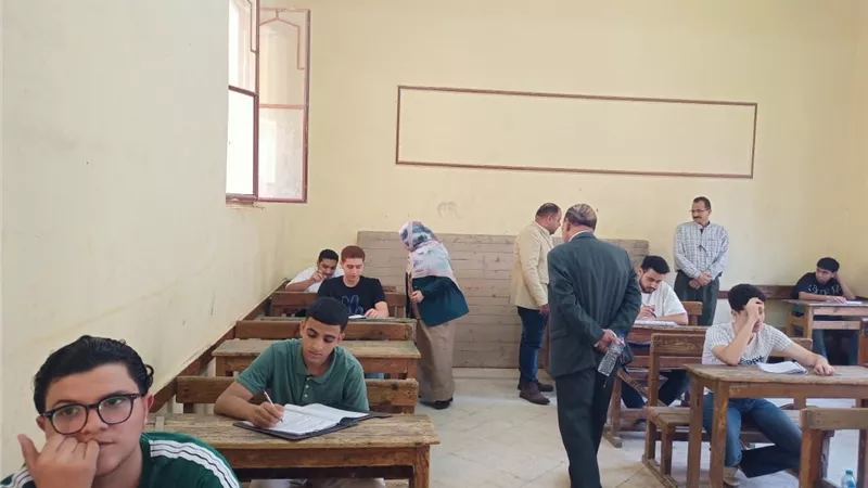 130 ألفًا و442 طالبًا يؤدون امتحان العلوم بالإعدادية بالدقهلية داخل 599 لجنة