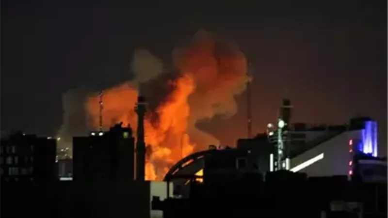 القيادة المركزية الأمريكية: أكملنا ضرباتنا ضد أهداف إيرانية بمضيق هرمز