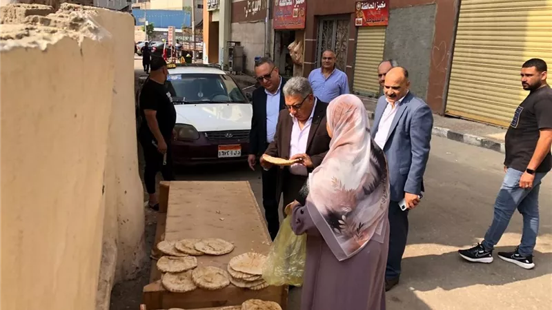 محافظ الدقهلية يتابع انتظام سير العمل بمخبز المحافظة الكبير بالمنصورة