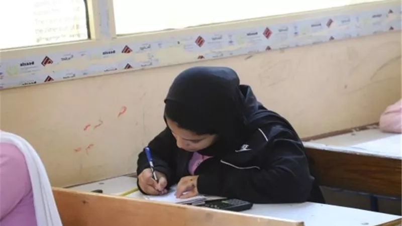 تداول امتحانات اللغة الإنجليزية والدراسات للشهادة الإعدادية في 4 محافظات.. والتعليم ترد