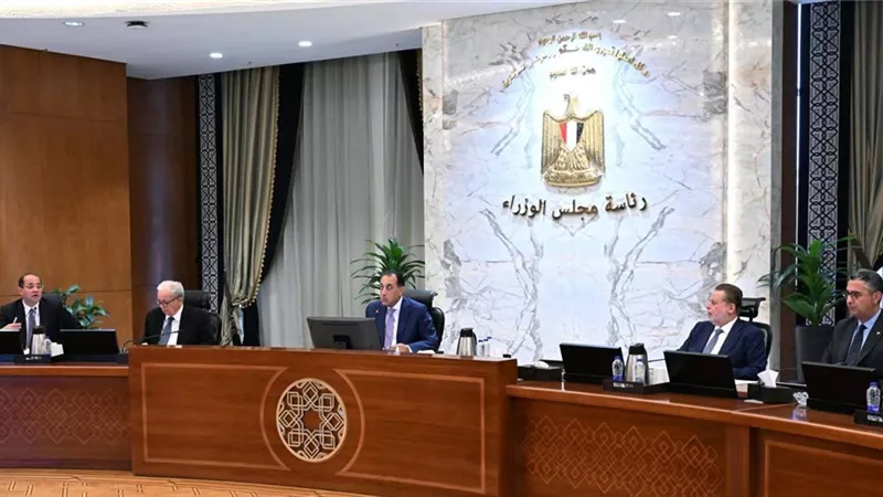 رئيس الوزراء يترأس اجتماع المجموعة الوزارية الاقتصادية لمتابعة برنامج الإصلاح الاقتصادي