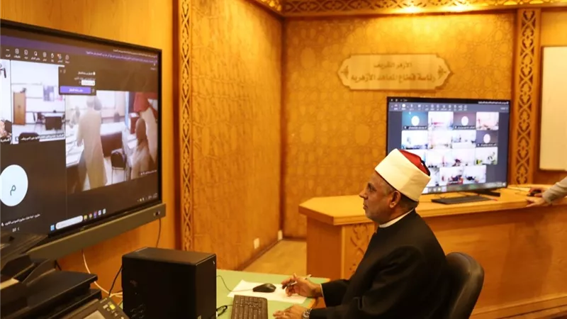 غرفة عمليات الأزهر ترصد سير الامتحانات.. والنحو في مستوى الطالب المتوسط