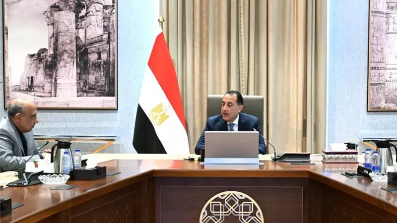 رئيس الوزراء يتابع إجراءات توفير التمويل المطلوب لمشروعات الطاقة الجديدة والمتجددة