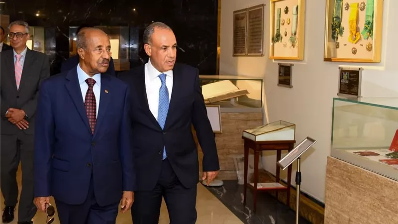 وزير الخارجية يستقبل نظيره الإريتري ويبحثان تعزيز الشراكة الاستراتيجية والتنسيق إزاء القضايا الإقليمية