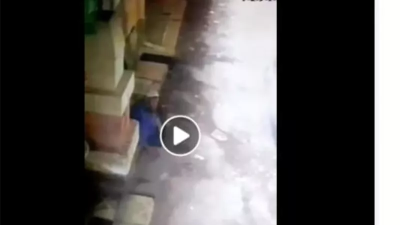 بسبب خلافات أسرية.. الابن العاق اعتدى على والده بمأسورة حديدية في الوراق 