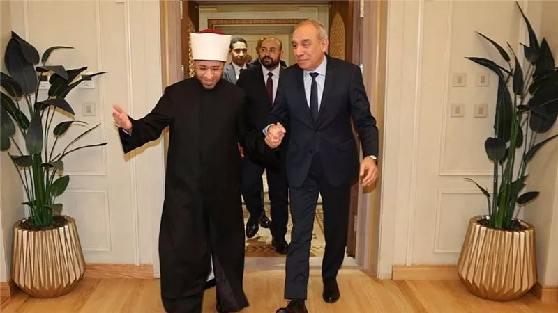 وزير الأوقاف ورئيس الهيئة العامة للاستعلامات يبحثان سبل تعزيز التعاون