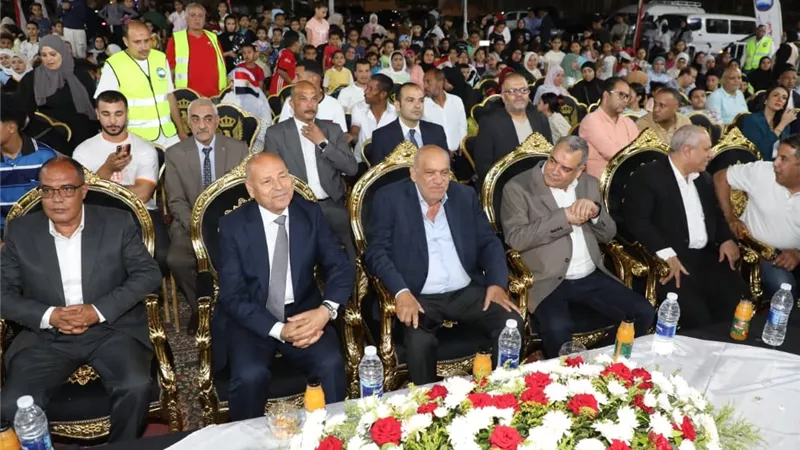 محافظ القاهرة يؤكد دعم المحافظة لكافة الأنشطة الهادفة لإسعاد المواطنين