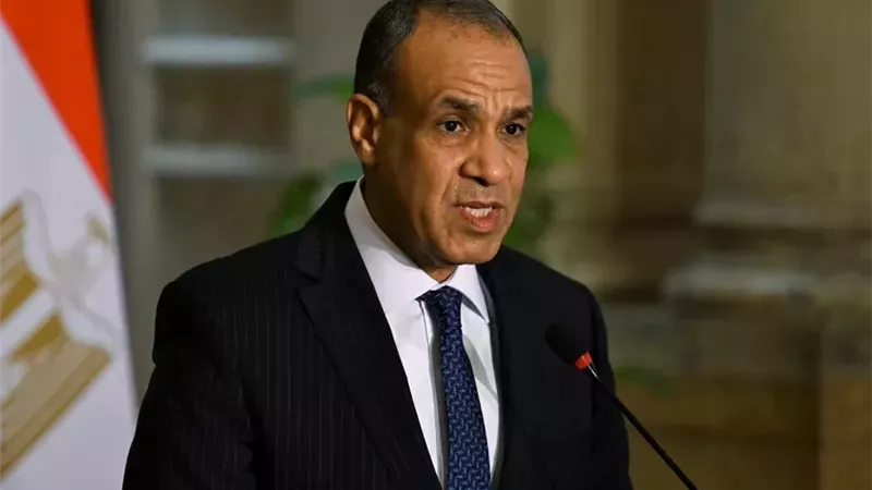 اتصالات دبلوماسية مكثفة لوزير الخارجية مع نظيريه في باكستان وكندا