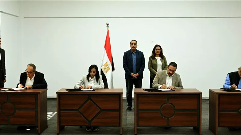 رئيس الوزراء يشهد مراسم توقيع مذكرة تفاهم مشروع توثيق التراث بمدينة رشيد