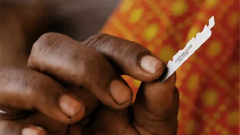 قبل لحظات من تنفيذ الجريمة.. طفلة تُنقذ نفسها ببلاغ صادم للنائب العام
