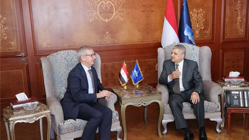 الفريق أسامة ربيع يبحث مع السفير الأيرلندي سبل التعاون المشترك
