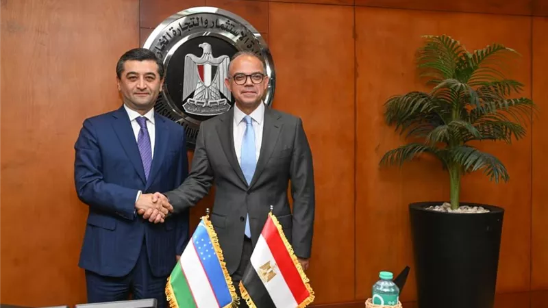 وزير الاستثمار يبحث مع وزير خارجية أوزبكستان تعزيز التعاون التجاري بين البلدين