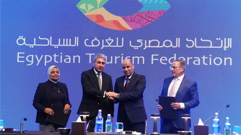 خلال 15 يومًا.. مبادرة استثنائية لتيسير تراخيص الأجانب بالمنشآت السياحية