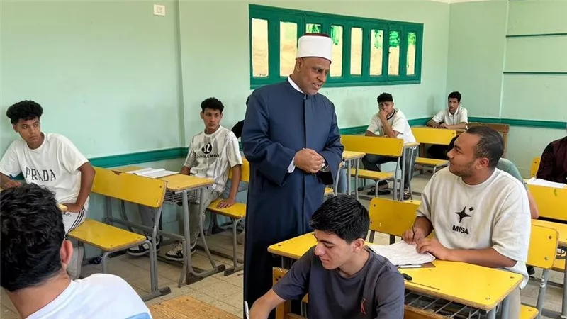 إصابة 7 طلاب بحالات إغماء ووعكات صحية خلال أداء امتحانات الثانوية الأزهرية