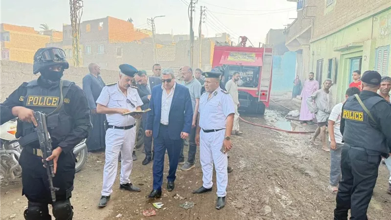 السيطرة على حريق بـ8 منازل وحظائر ماشية في أبنوب بأسيوط وإصابة شخصين