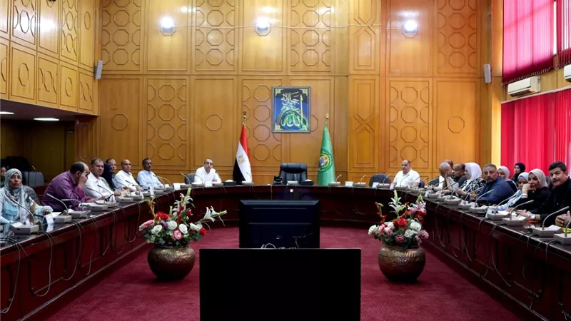  نائب محافظ الإسماعيلية يتابع الموقف التنفيذي لمنظومة التقنين 