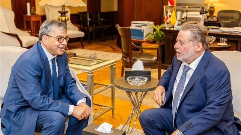 محافظ البنك المركزي المصري يبحث مع نظيره التونسي أوجه التعاون المشترك