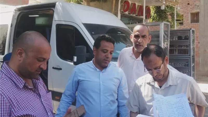 120 طلبًا إلكترونيًا لتقنين الأوضاع وغلق 81 محلًا مخالفًا بـ5 مراكز في المنيا