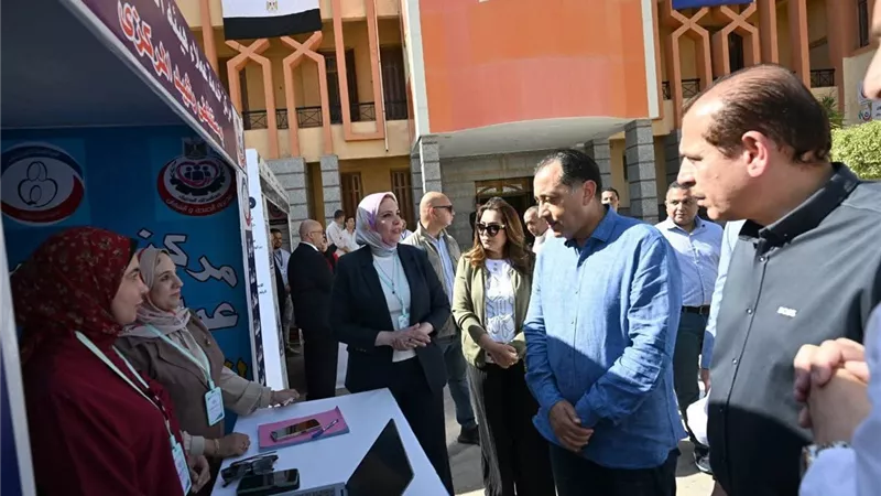 رئيس الوزراء يتفقد مستشفى رشيد المركزي خلال جولته بمحافظة البحيرة 