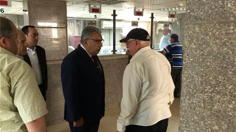 يتفقد ديوان طلخا.. محافظ الدقهلية يوجه بسرعة إنهاء التصالح وتحسين الخدمات