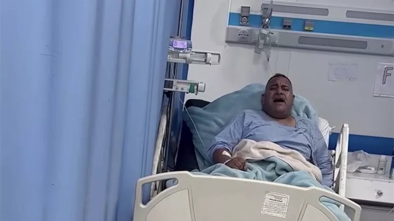 تلاوة من العناية المركزة تشعل الجدل.. مريض يقرأ القرآن ويثير تفاعلًا واسعًا