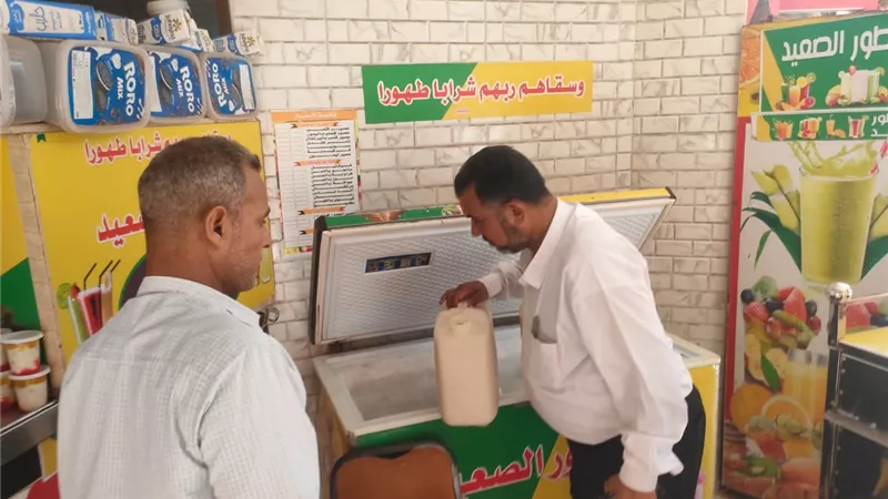 حفاظًا على صحة المواطنين.. محافظ الشرقية يوجّه بشن حملات رقابية على محال العصائر 