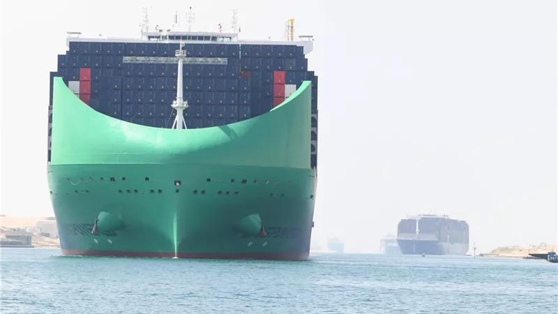 في حدث ملاحي مهم.. عبور CMA CGM NOTRE DAME من قناة السويس
